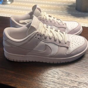 light purple/grey women’s nike dunks